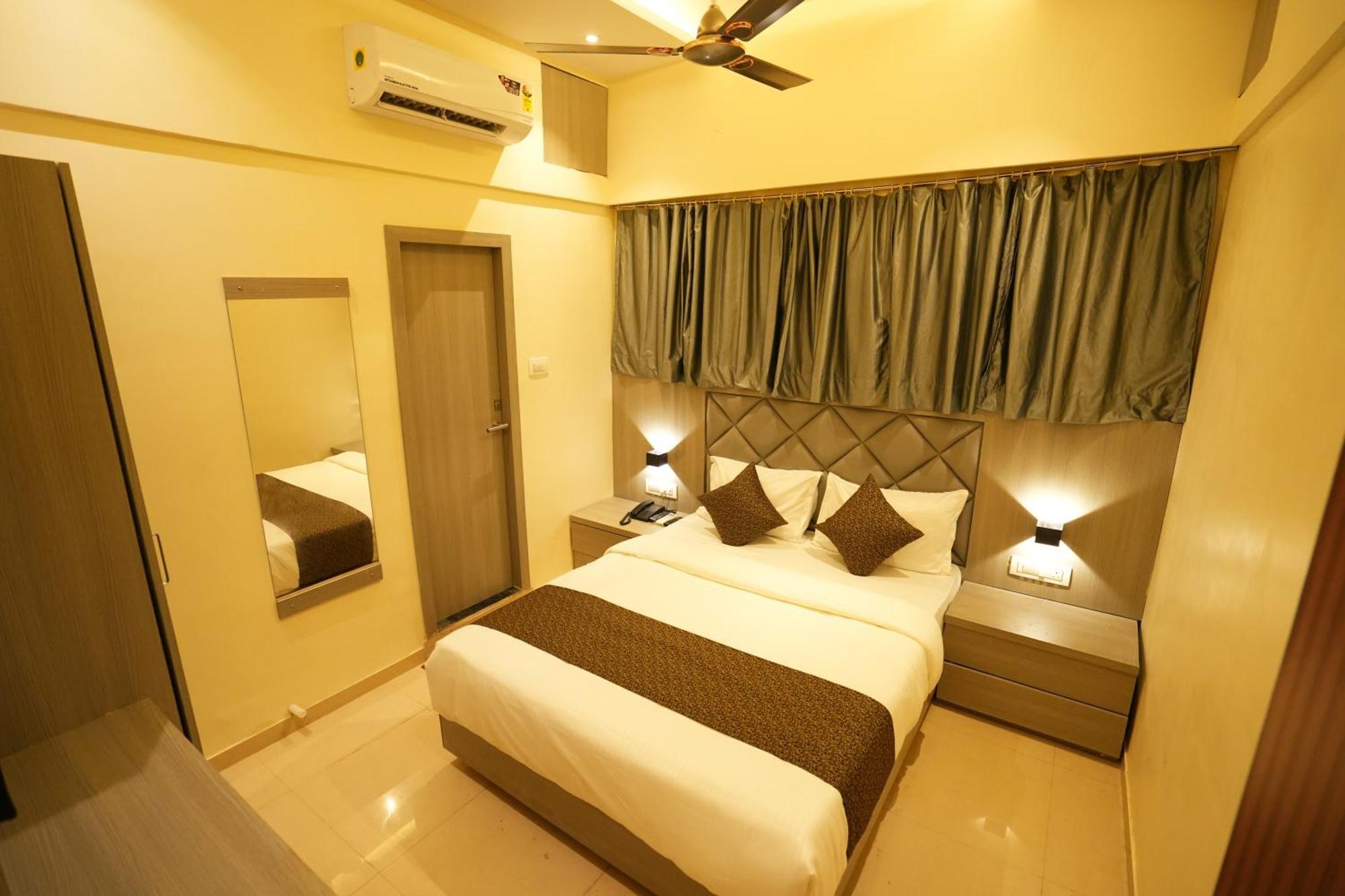 Hotel Boston Mumbai Exterior photo