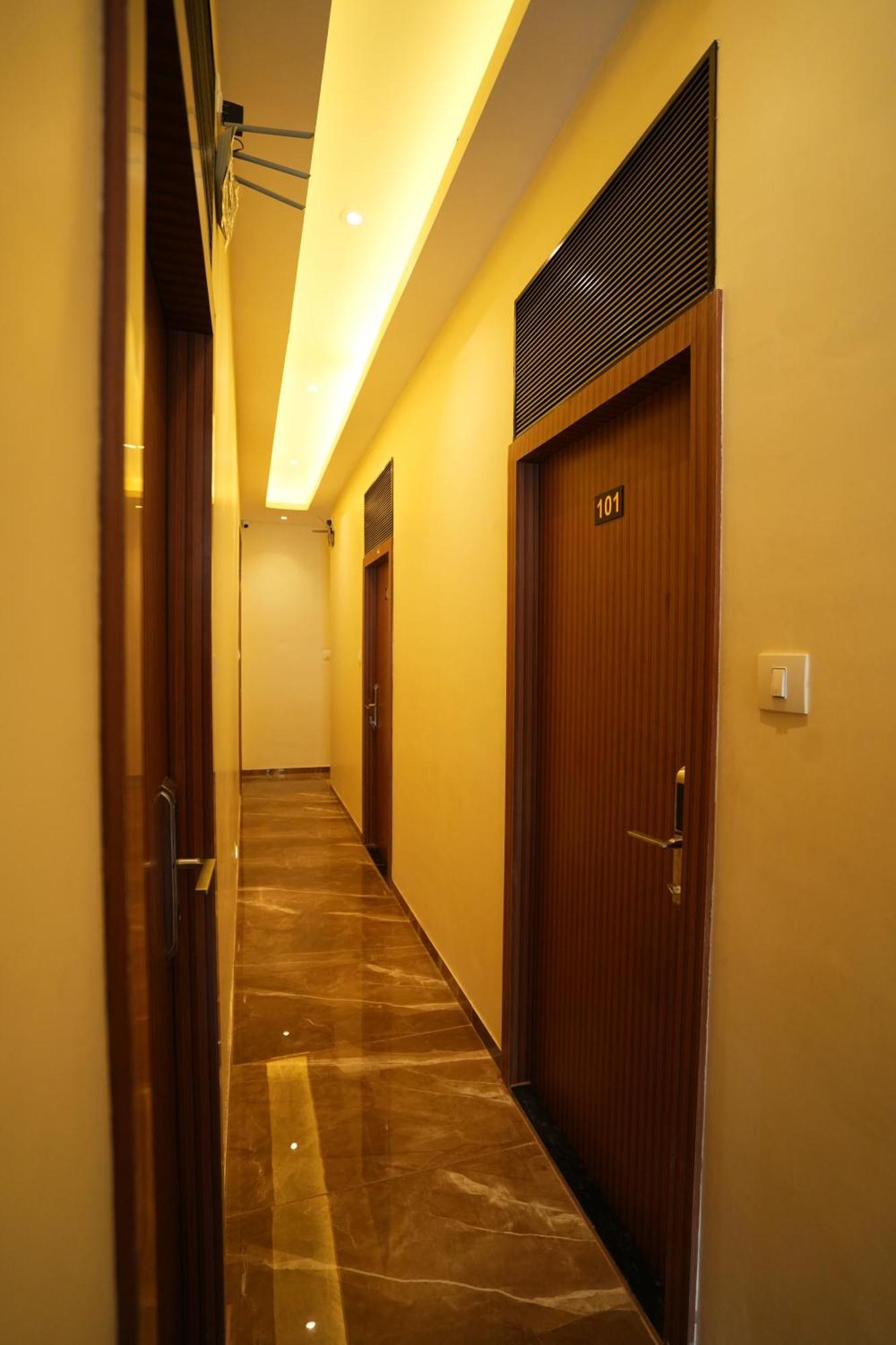 Hotel Boston Mumbai Exterior photo