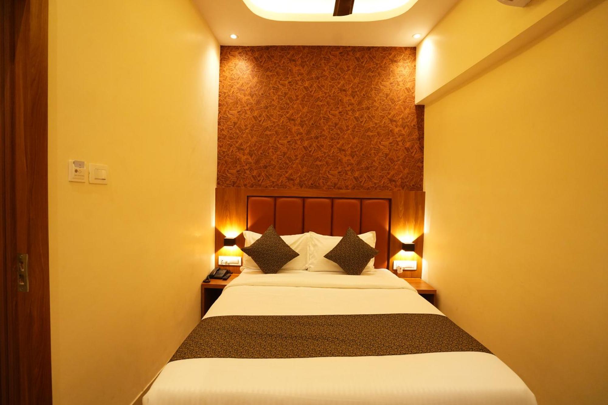 Hotel Boston Mumbai Exterior photo