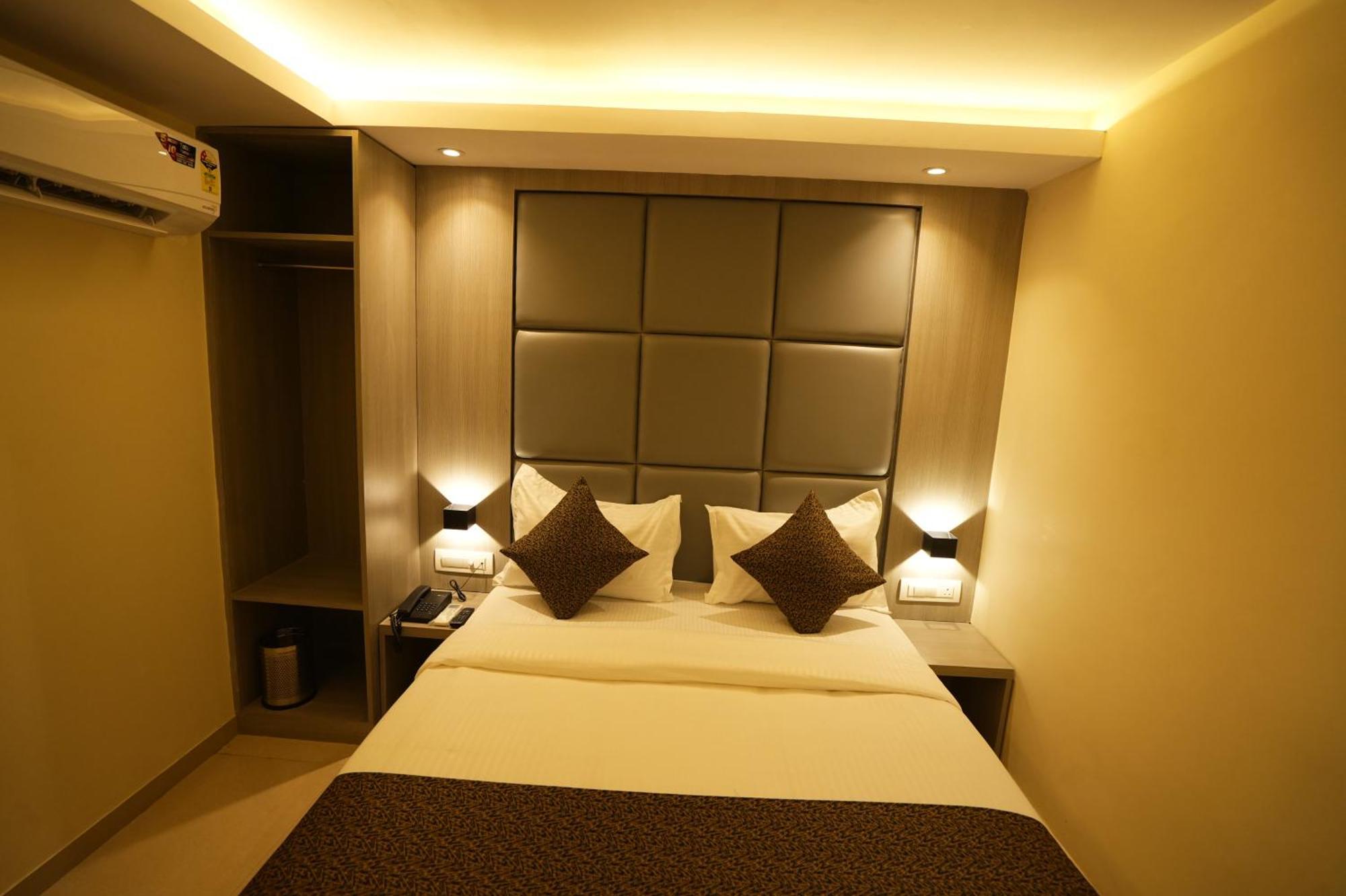 Hotel Boston Mumbai Exterior photo
